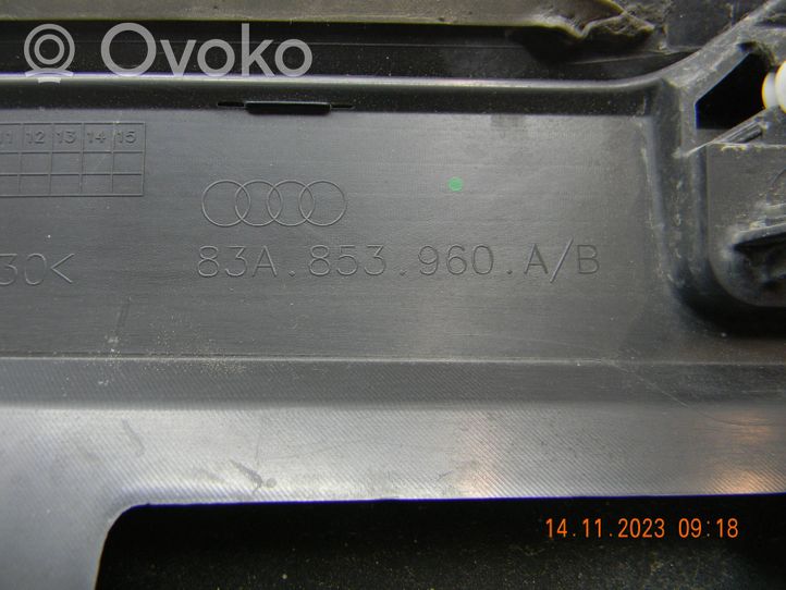 Audi Q3 F3 Etuoven lista (muoto) 83A853960A