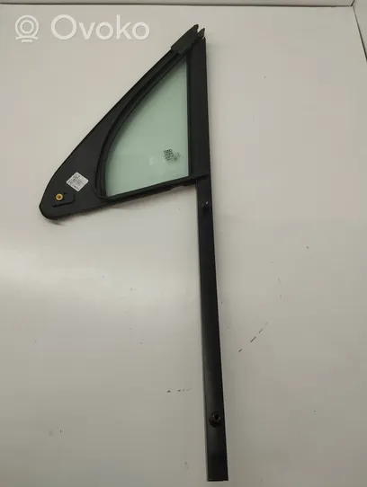 Audi Q7 4M Front door vent window glass four-door 4M0845114A