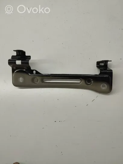 Audi Q7 4M Fender mounting bracket 4M0821431