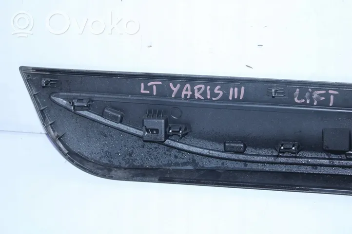 Toyota Yaris Rivestimento portiera posteriore (modanatura) 757420D210