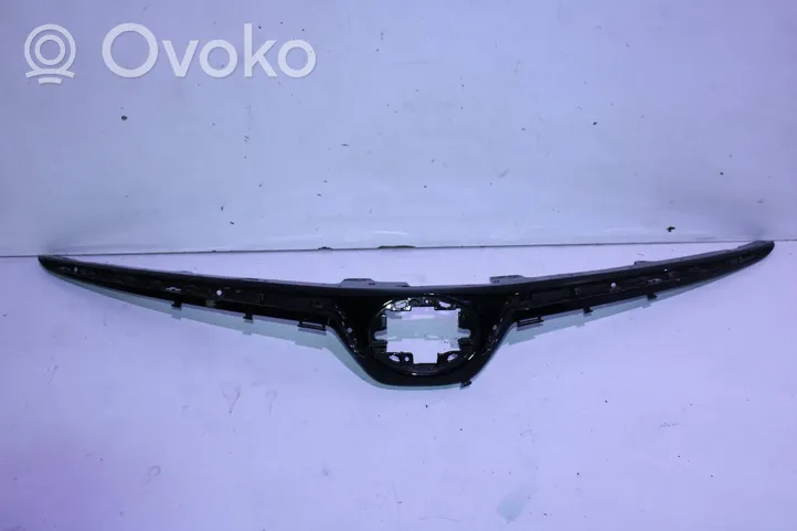 Toyota Corolla E210 E21 Grotelės viršutinės 5311402580