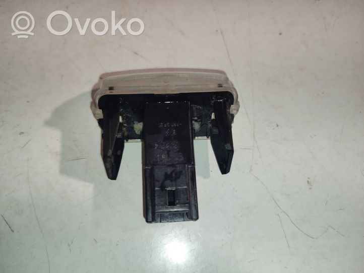 Citroen Xsara Picasso Lampa oświetlenia tylnej tablicy rejestracyjnej 7190