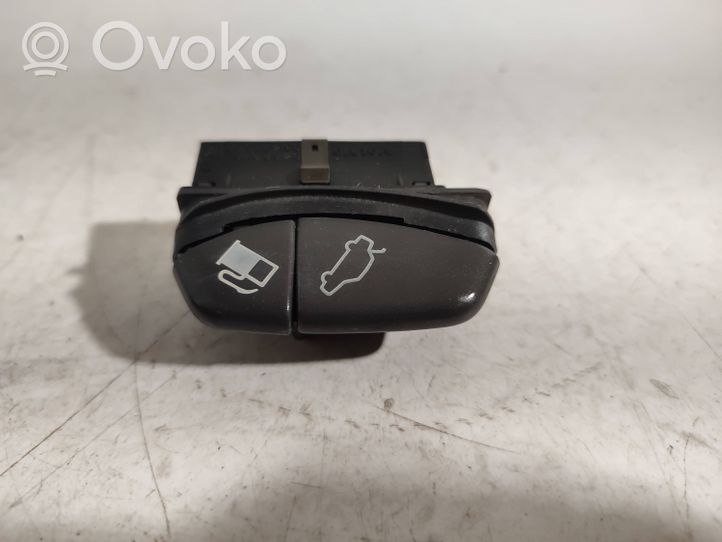 Volvo S70  V70  V70 XC Interruptor para abrir la puerta trasera 9162946