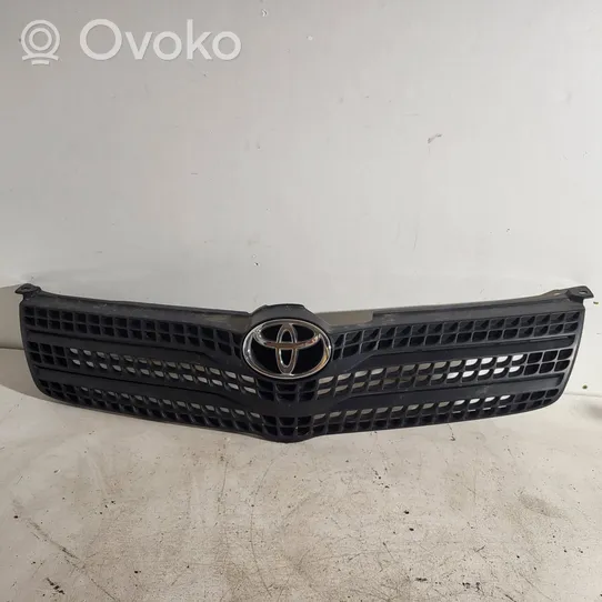 Toyota Corolla Verso AR10 Grotelės priekinės 5311113240