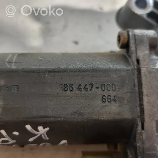 Volvo 850 Moteur de lève-vitre de porte avant 186447000