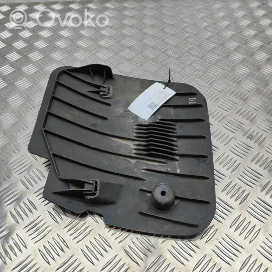 BMW 5 G30 G31 Protezione inferiore del serbatoio del carburante 6861146