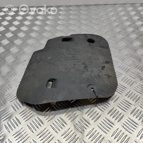 BMW 5 G30 G31 Protezione inferiore del serbatoio del carburante 6861146