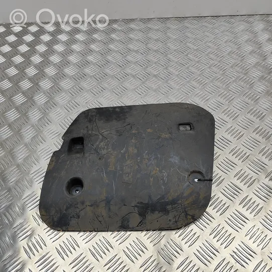 BMW 5 G30 G31 Protezione inferiore del serbatoio del carburante 6861145