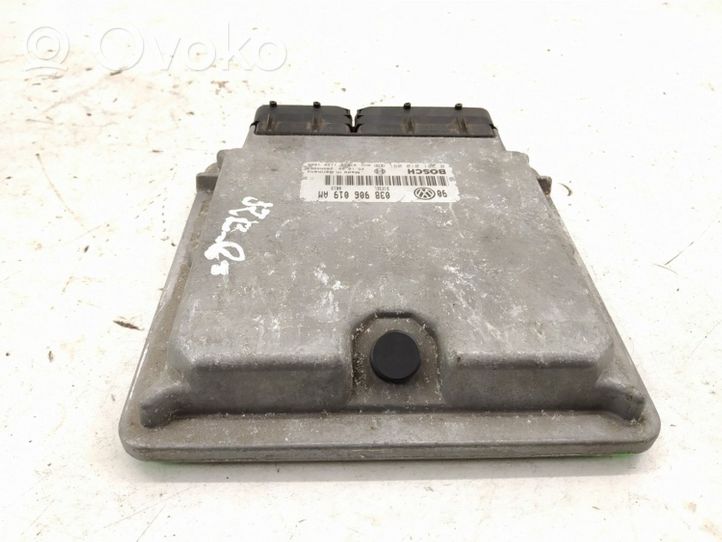 Volkswagen Bora Calculateur moteur ECU 