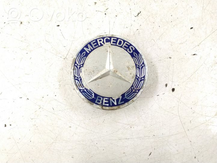 Mercedes-Benz E W211 Borchia ruota non originale 1714000025