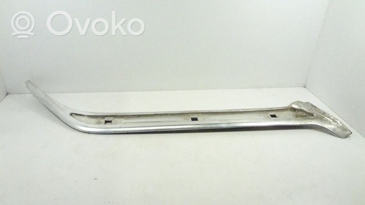 Mercedes-Benz S W116 Rivestimento modanatura del vetro della portiera anteriore 1166980589