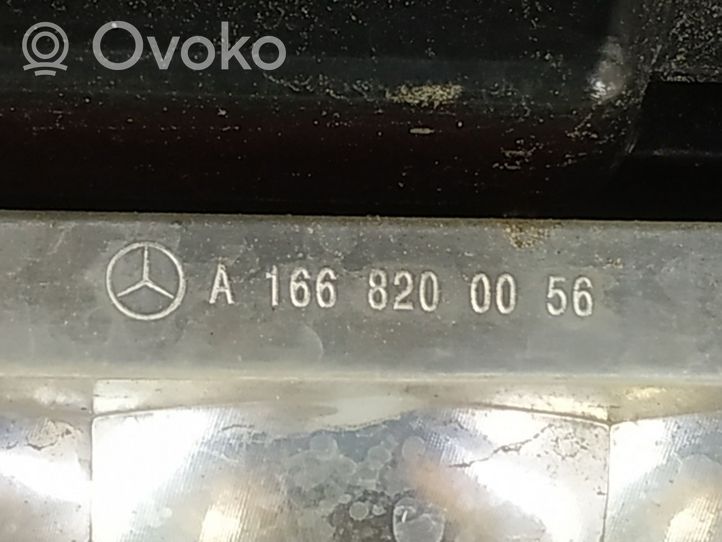 Mercedes-Benz ML W166 Takaluukun/tavaratilan spoileri 1667930188