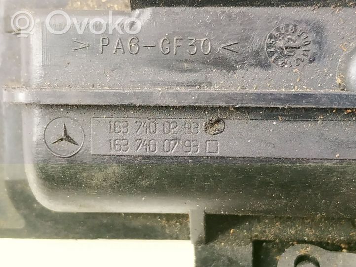Mercedes-Benz ML W163 Poignée de coffre hayon arrière 