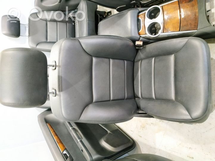 Mercedes-Benz R W251 Sēdekļu un durvju dekoratīvās apdares komplekts 