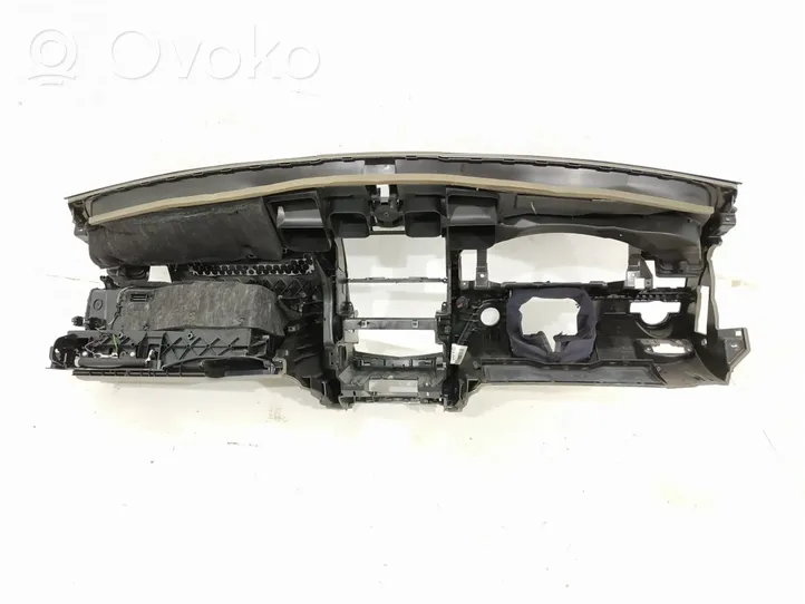 Mercedes-Benz C W204 Dashboard DALISID4681