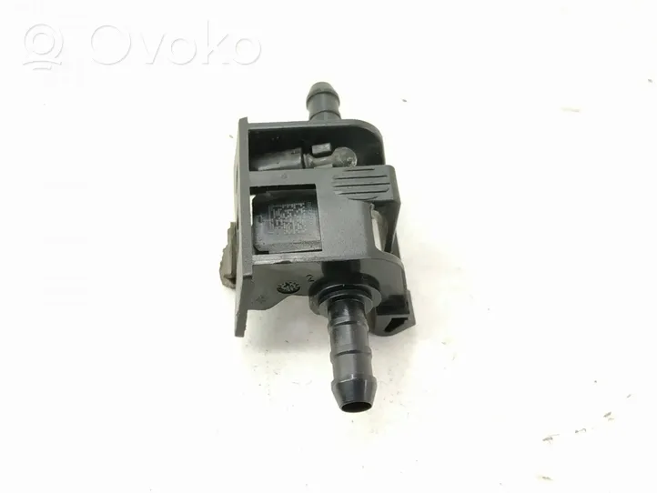 Mercedes-Benz E W213 Windshield washer spray nozzle 