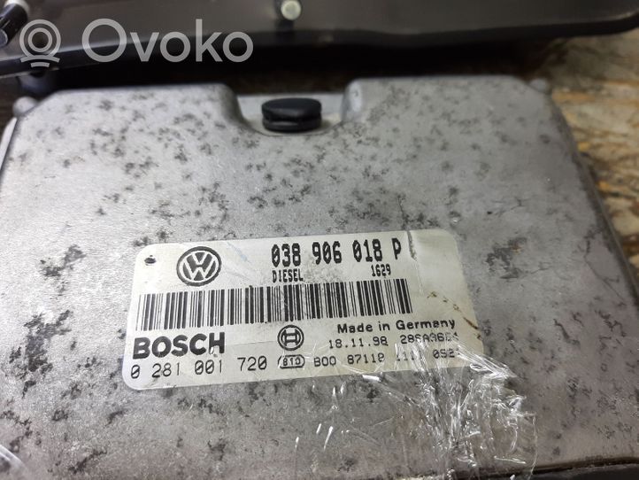 Audi A4 S4 B5 8D Moottorinohjausyksikön sarja ja lukkosarja 038906018P