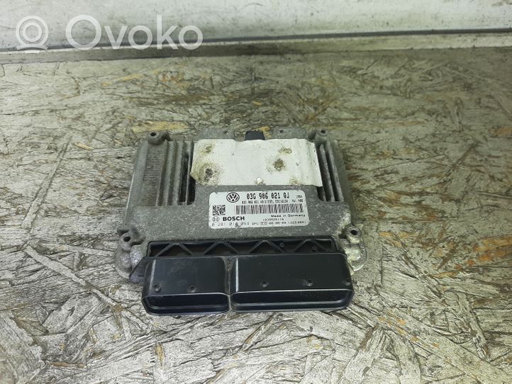 Volkswagen Golf V Calculateur moteur ECU 03G906021QJ