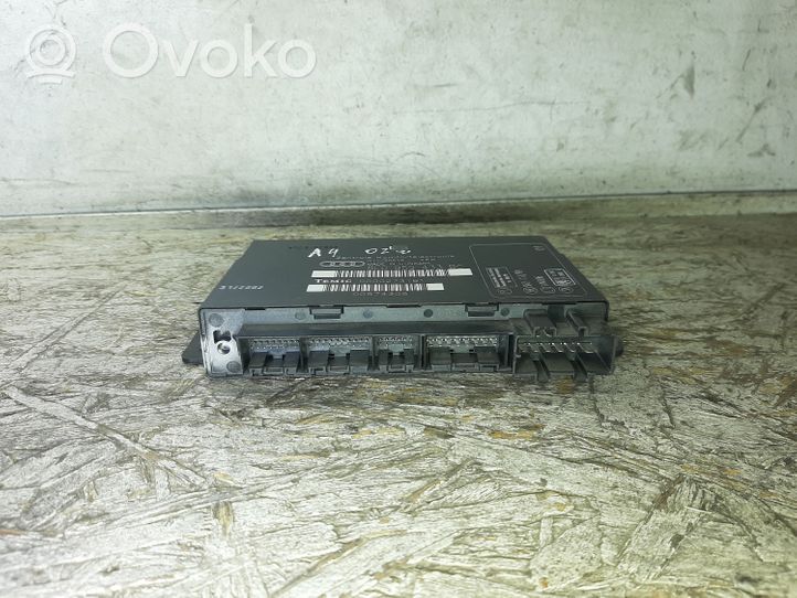 Audi A4 S4 B6 8E 8H Mukavuusmoduuli 8E0959433BC