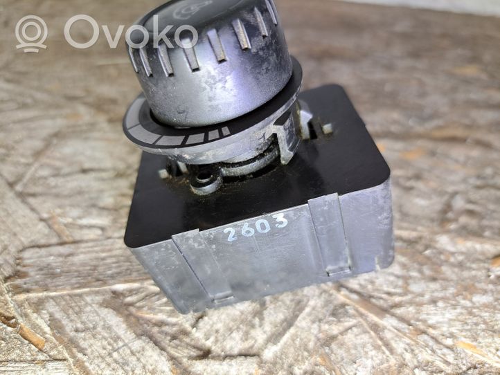 Opel Monterey Autres commutateurs / boutons / leviers 2603