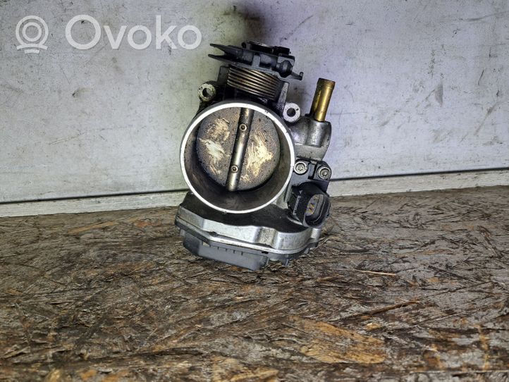 Volkswagen PASSAT B4 Throttle valve 021133064