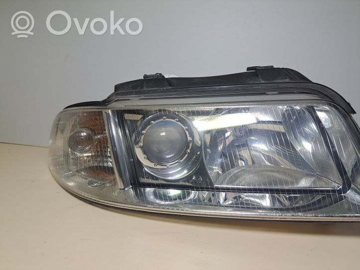 Audi A4 S4 B5 8D Lampa przednia 8D0941004AK