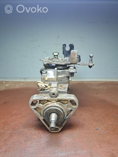 Volkswagen Jetta I Fuel injection high pressure pump 068130107J