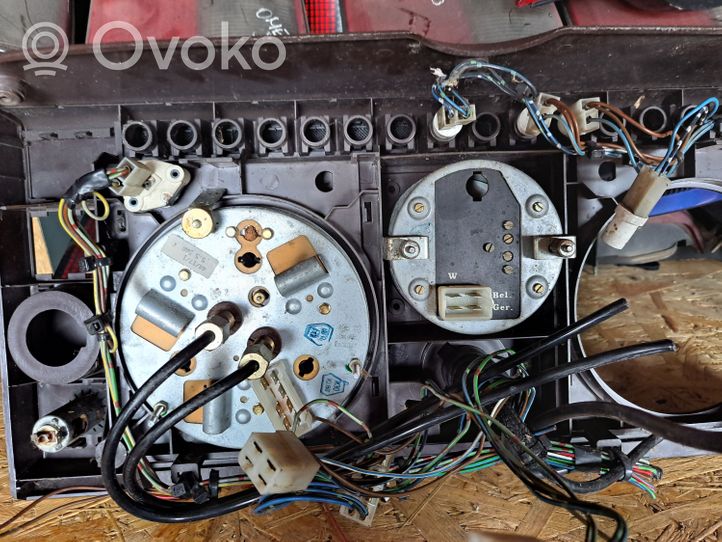 Mercedes-Benz 406 608 Tachimetro (quadro strumenti) 6736890208