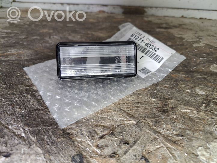 Toyota Land Cruiser (J120) Lampa oświetlenia tylnej tablicy rejestracyjnej 8127160332