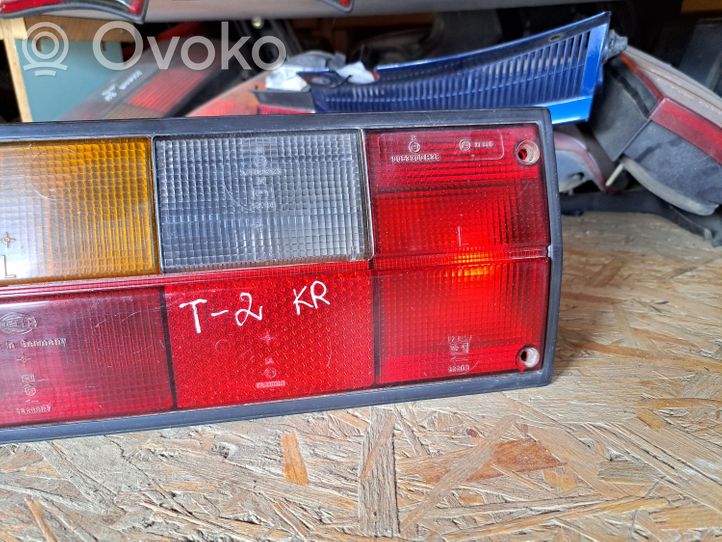 Volkswagen Transporter - Caravelle T2 Lampa tylna 251945111