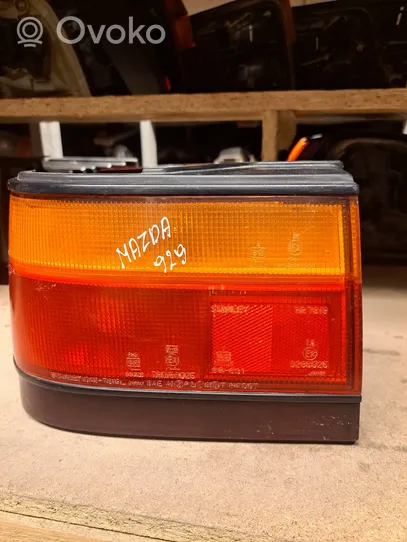 Mazda 929 Aizmugurējais lukturis virsbūvē 0437819