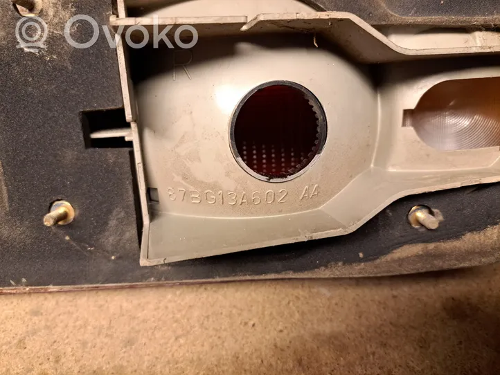 Ford Sierra Lampa tylna 87BG13A602