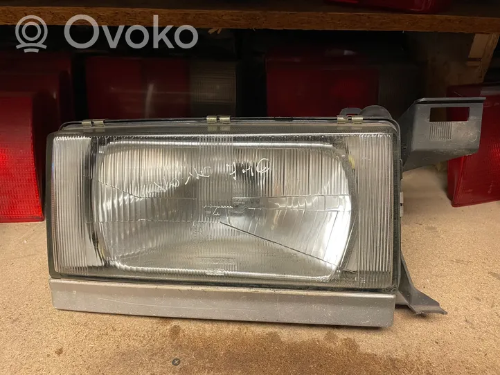 Volvo 740 Lampa przednia 1305620505