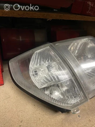 Toyota Land Cruiser (HDJ90) Lampa przednia 6086