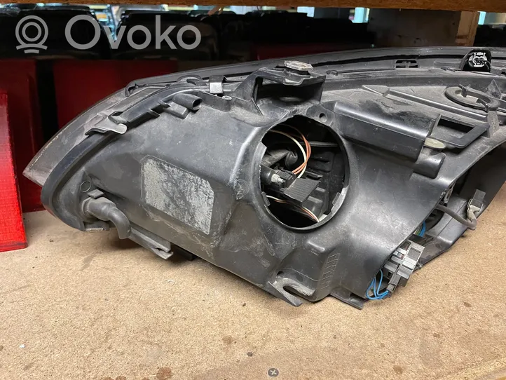 BMW 5 E60 E61 Phare frontale 15872400