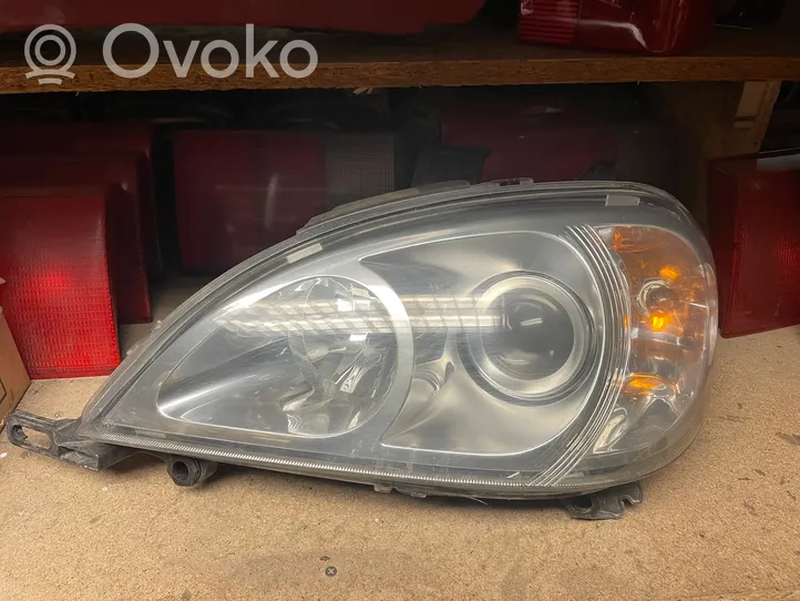 Mercedes-Benz ML W163 Lampa przednia 22315500