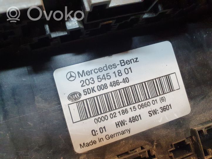 Mercedes-Benz C W203 Module de fusibles 2035451801