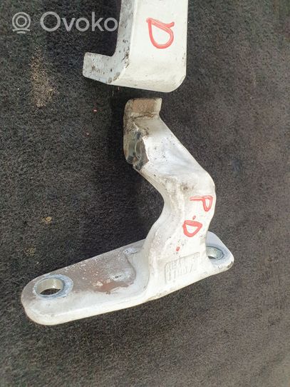 Volkswagen Transporter - Caravelle T5 Front door lower hinge 