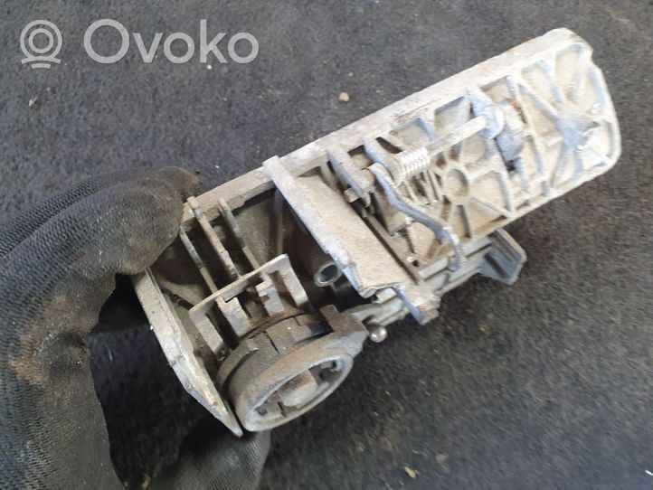 Volkswagen Transporter - Caravelle T5 Uchwyt / Rączka zewnętrzna otwierania klapy tylnej / bagażnika 7H0827565K