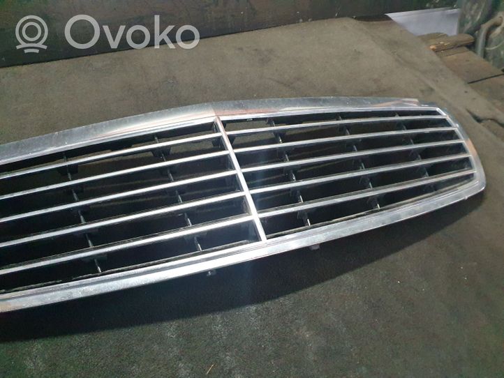 Mercedes-Benz E W211 Griglia anteriore A2118800583