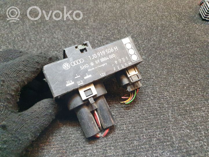 Volkswagen Golf IV Glow plug pre-heat relay 1J0919506H