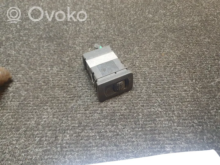 Volkswagen Bora Seat heating switch 1J0963563B