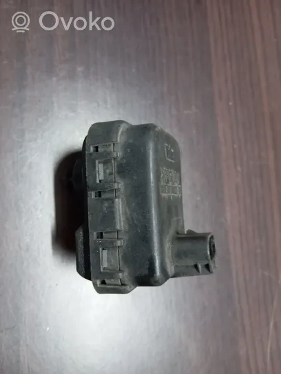 Toyota Yaris Headlight level adjustment motor 