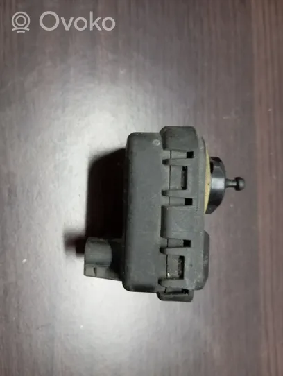 Toyota Yaris Headlight level adjustment motor 