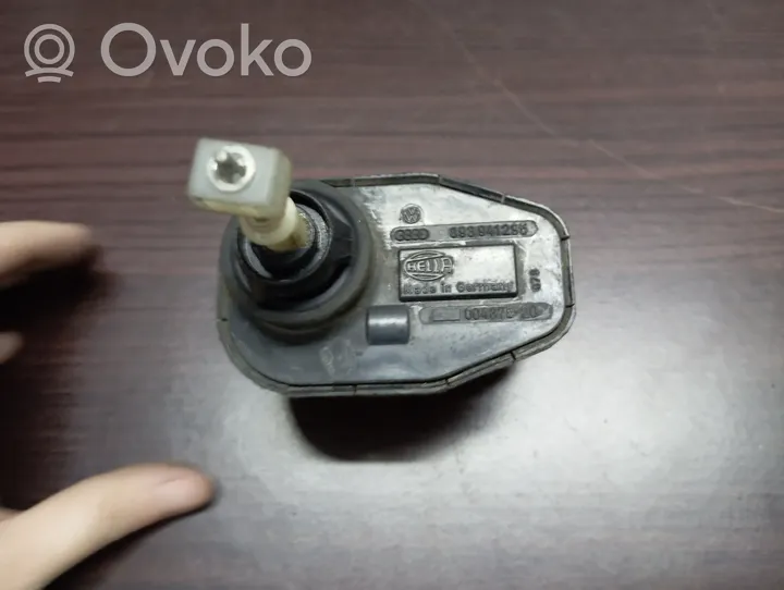 Audi 80 90 B3 Headlight level adjustment motor 893941295