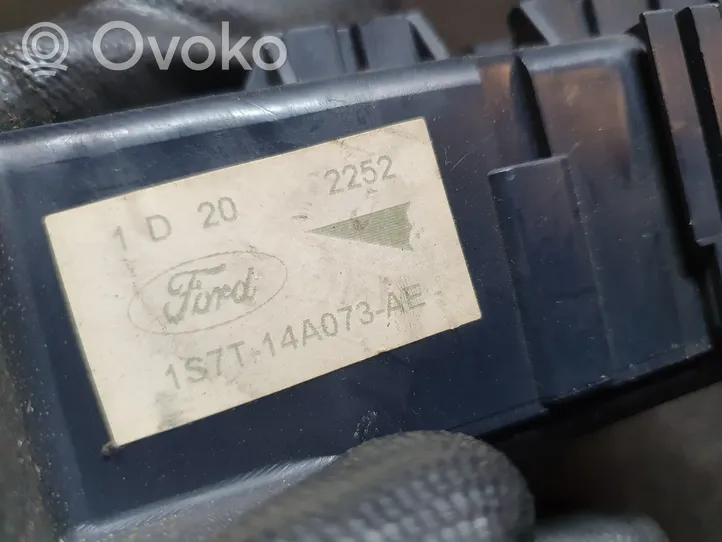 Ford Mondeo Mk III Ramka / Moduł bezpieczników 1S7T14A073AE