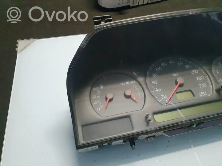 Volvo S70  V70  V70 XC Speedometer (instrument cluster) 