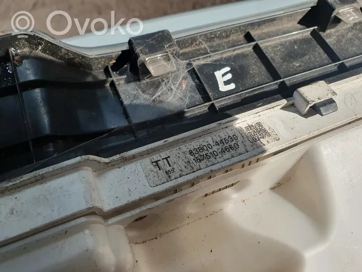 Toyota Avensis Verso Speedometer (instrument cluster) 