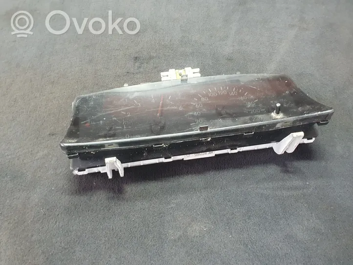 Toyota Corolla Verso E121 Compteur de vitesse tableau de bord 8380013150