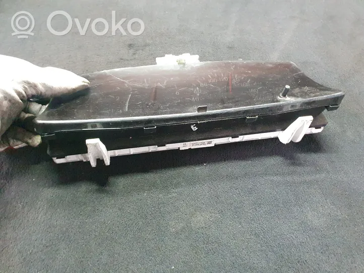 Toyota Corolla Verso E121 Speedometer (instrument cluster) 8380013150